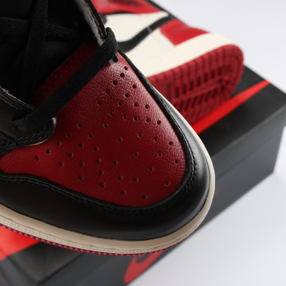 aj实拍纯原乔1高帮黑红脚趾休闲男女潮流板鞋校园运动篮球鞋百搭黑红