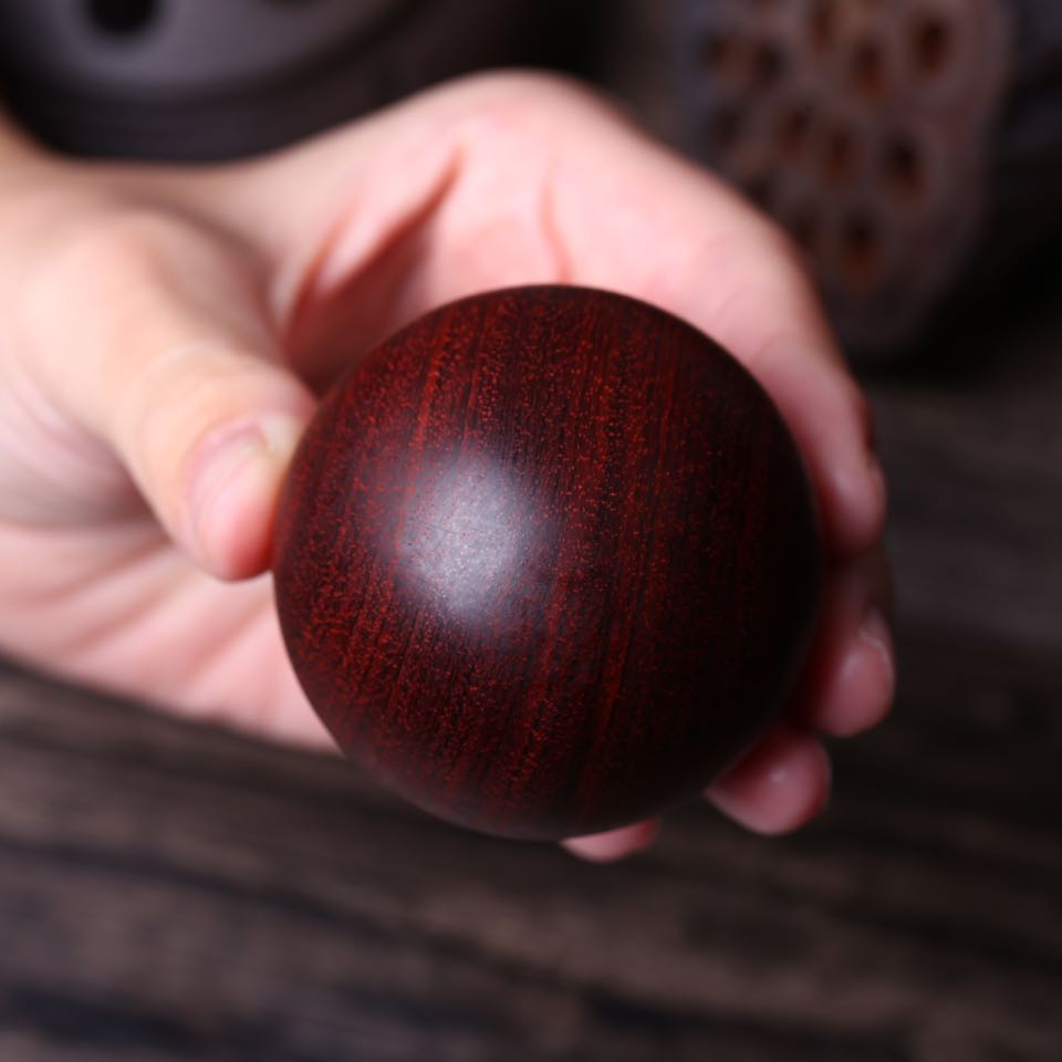 10035652299832商品名称:云淡宝利嘉健身手球保真天然海柳把玩件球一