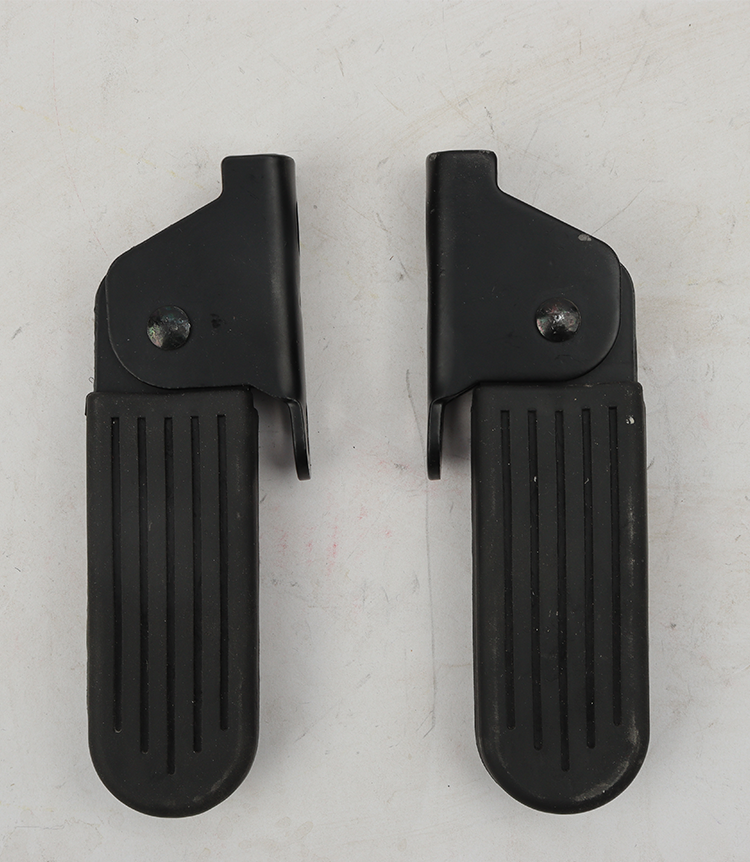 爱玛新国标可折叠前脚踏5cm脚蹬雅迪电动车小飞象l3脚踏板哈雷u1 孔距