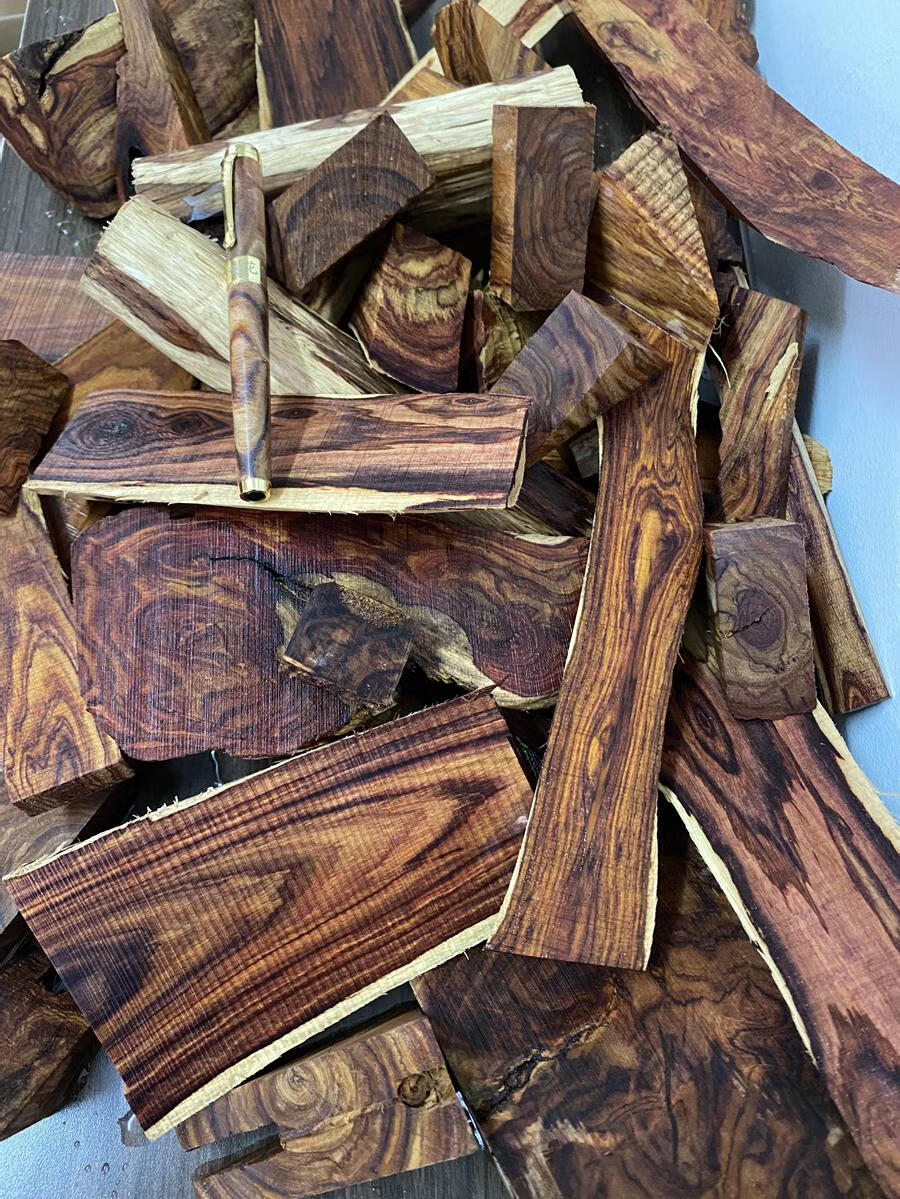 海南黄花梨木料 正宗海南碎料手串 家具边角料diy雕刻珠子手把件原料