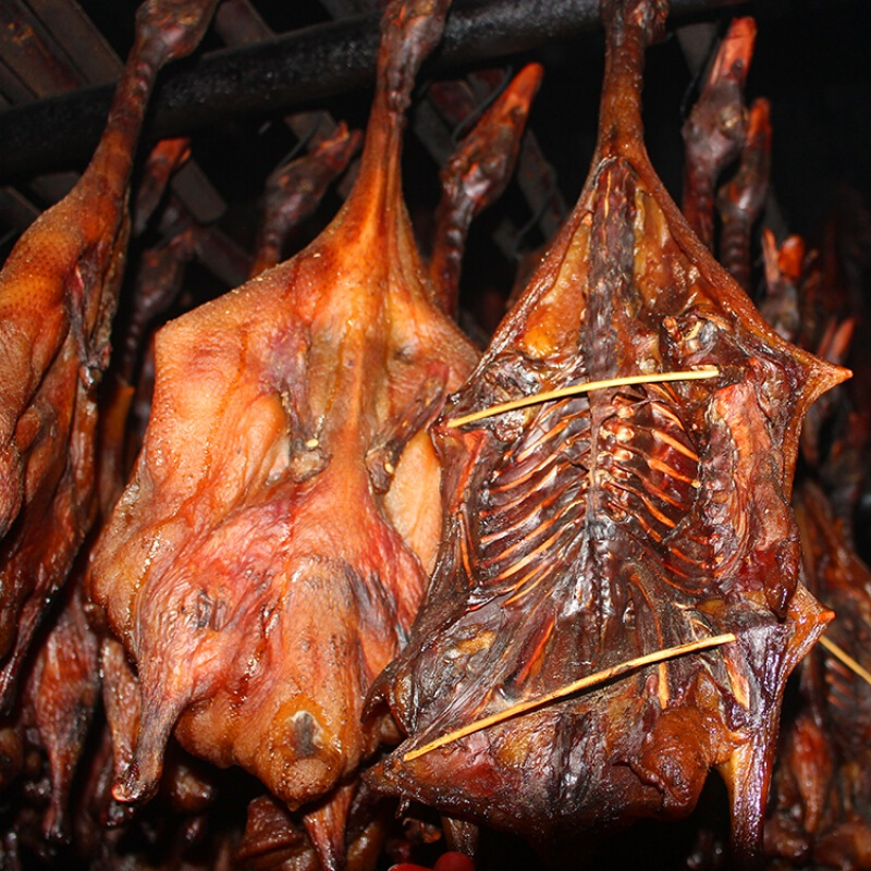 板鸭手工腌制腊鸭腌腊货腊味湖南特产咸鸭腊肉腊猪血丸子750g整只