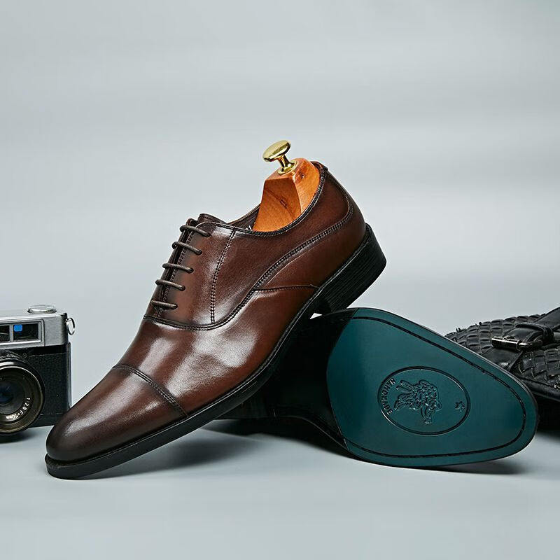 新上市品质保障品质保障新款欧版男士英伦尖头牛皮鞋牛皮商务男鞋正装