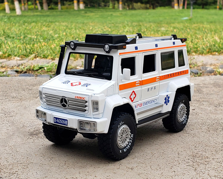 仿真金属消防玩具车1:28乌尼莫克合金车模救护车模回力车 白色 救护车