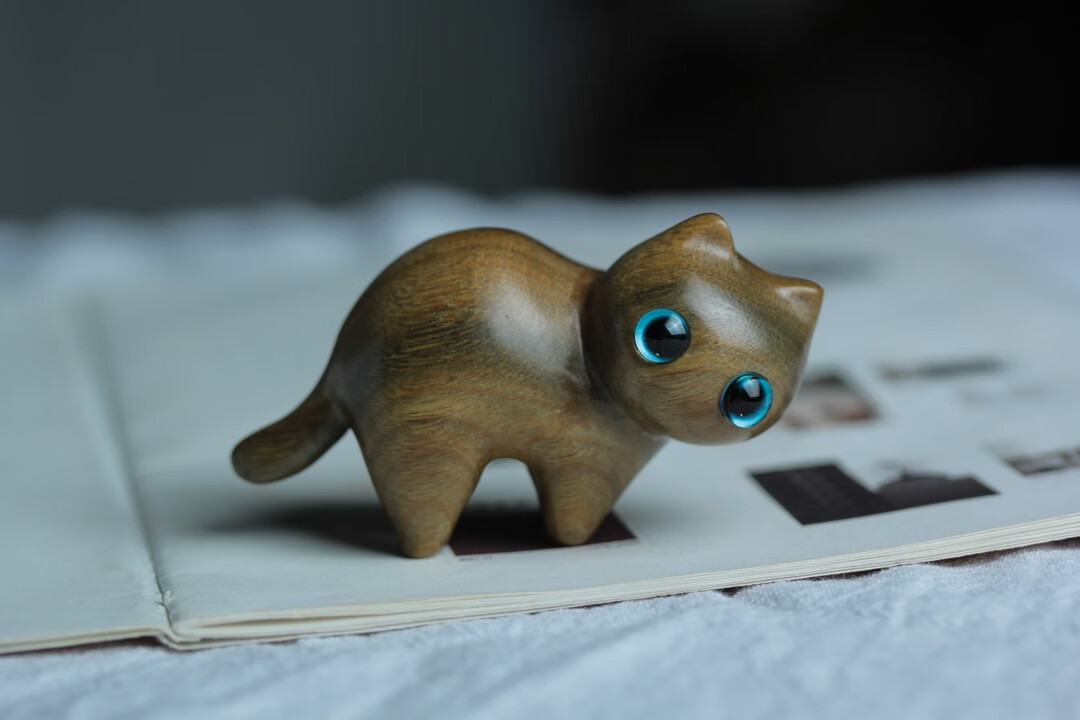 绿檀木雕猫可爱小猫木质猫咪摆件家居雕刻动物手把件创意生日礼物 绿