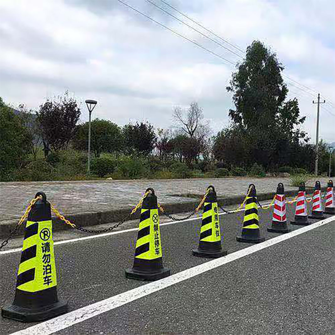橡胶路锥路障光锥交通安全锥方锥雪糕筒72cm橡胶路锥红白请勿泊车6斤