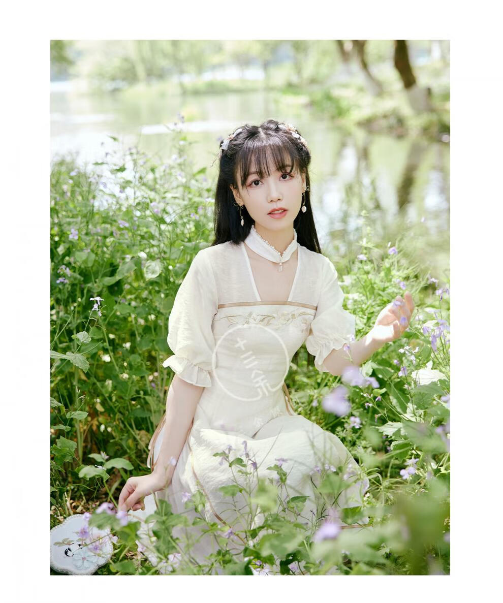 十三余小豆蔻儿季夏银临联名国风刺绣轻薄飘逸白色连衣裙夏季连衣裙7
