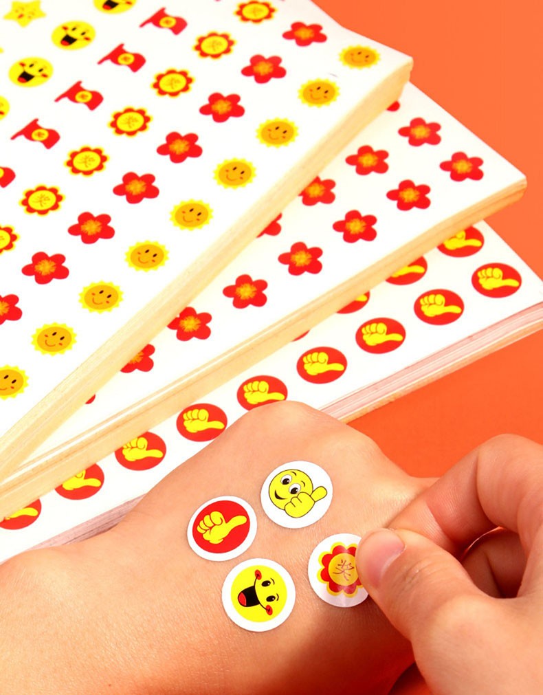 尚文昊儿童奖励贴纸小红花奖励贴纸幼儿园表扬贴笑脸贴纸套装50张装