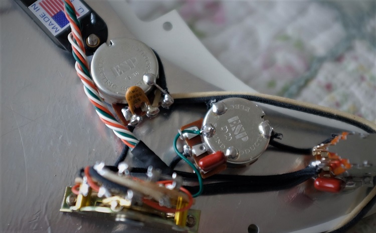 fender拾音器lacesensorfenderstrat蓝银红金电吉他单线蓝银红黑色