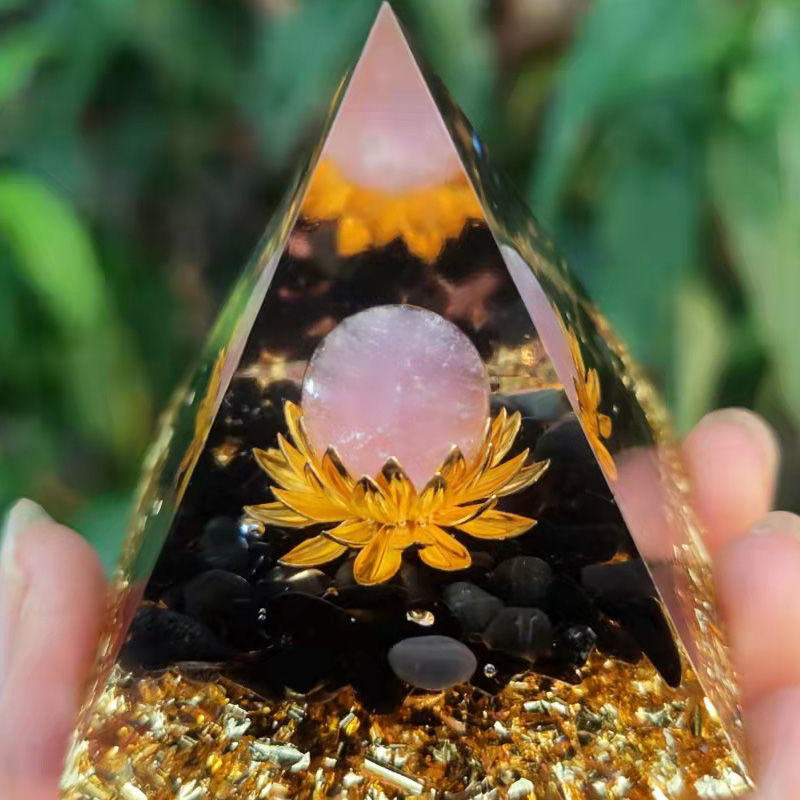 高档 东海水晶球奥根金字塔莲花灵气碎晶能量塔转愈工艺品摆件送礼