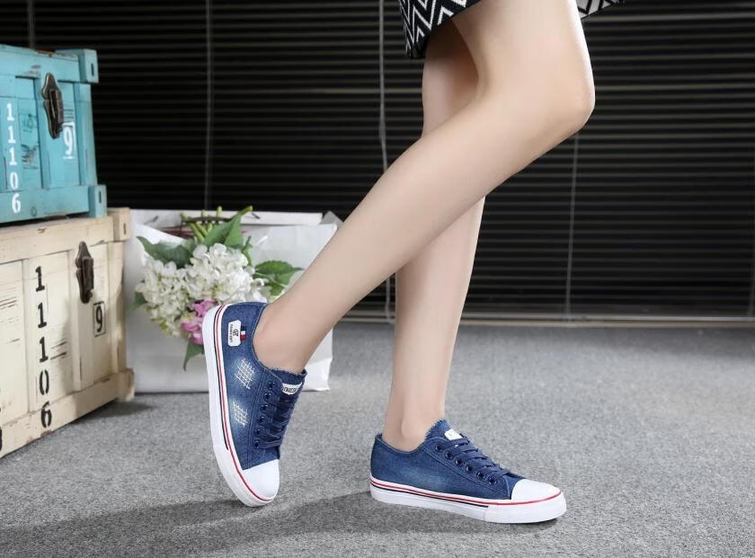 女孩穿的儿童平底鞋女生秋天秋季大童9-12岁牛仔布鞋休闲透气运动学生