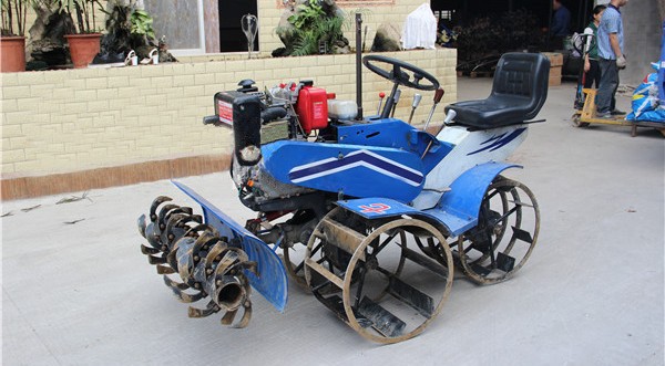 水田旋耕机乘坐式骑乘式大型打田机耕田机水旱两用旱田水稻田犁田 12