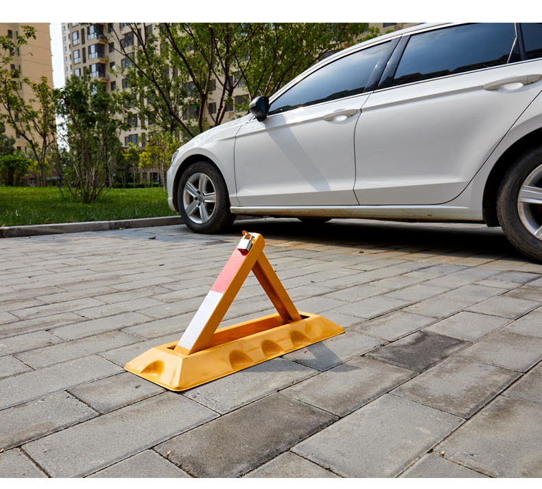 禁止停车三角架 停车位地锁防撞三角固定汽车占位锁停车桩加厚地锁