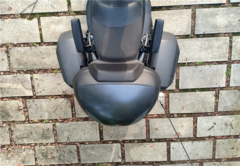 新款踏板摩托车扶手三阳宝马金城阿普利亚雅马哈赛科龙改装配件专车