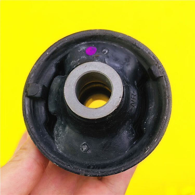 适用于适用于 丰田卡罗拉rav4 下摆臂下支臂三角臂大小胶套衬套下球头