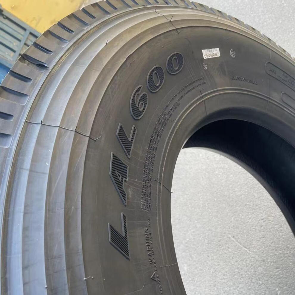 5真空全钢丝18层半挂车1200真空胎lal800耐磨40万 玲珑12r22.
