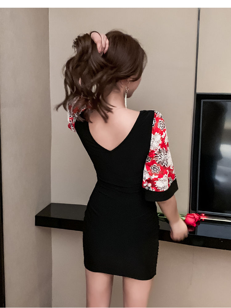 鸿星尔克夏季网红印花性感女装露胸深v夜场服装女低胸连衣裙夜店蹦迪