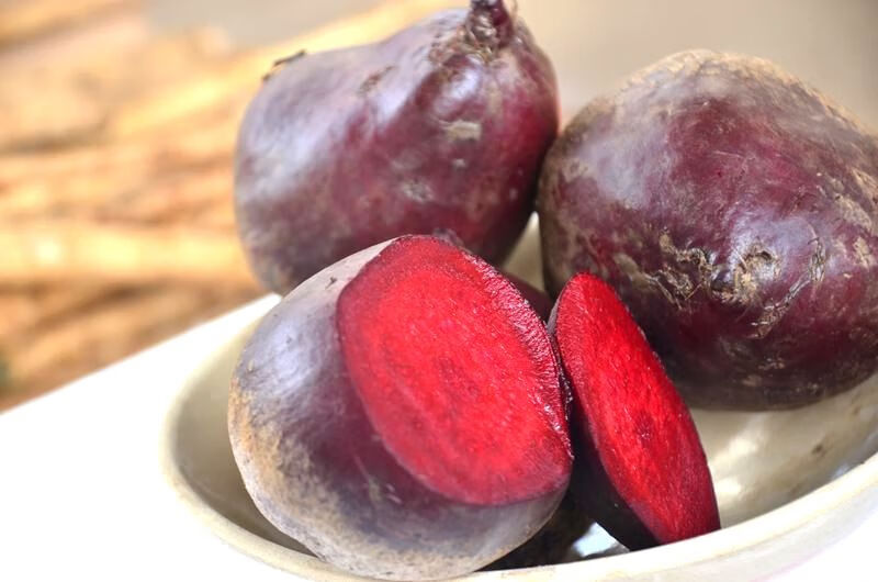 红心甜菜根新鲜红菜头榨汁沙拉蔬菜萝卜头红甜菜根5斤装中果腌制凉拌