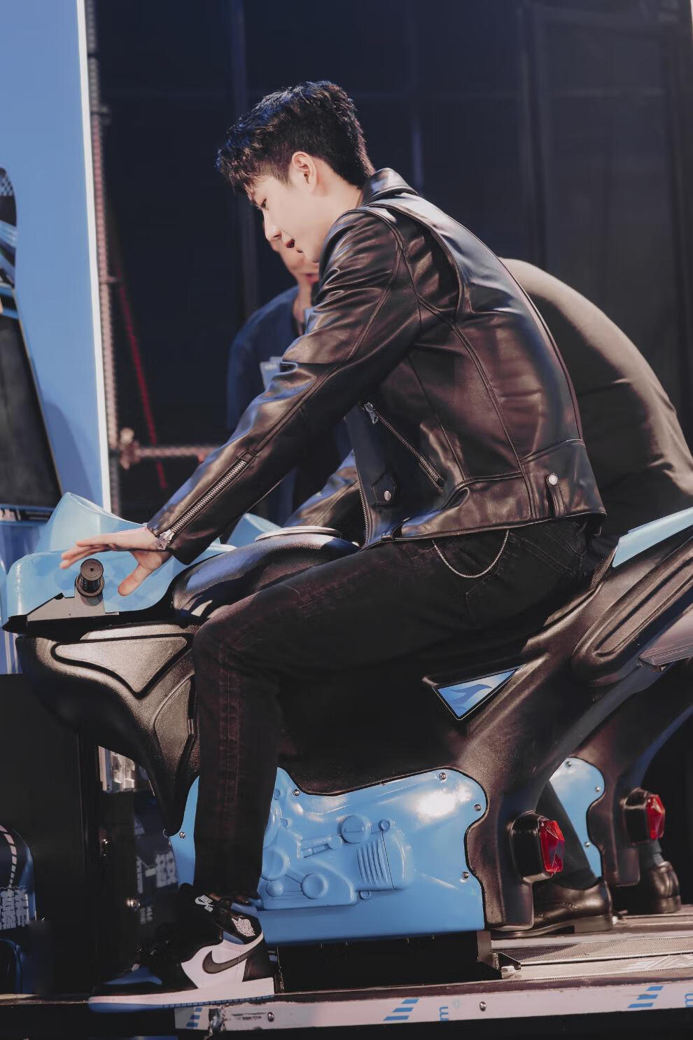 机车皮衣男加厚保暖修身街舞王一博同款皮衣加绒加厚绵羊皮韩版夹克