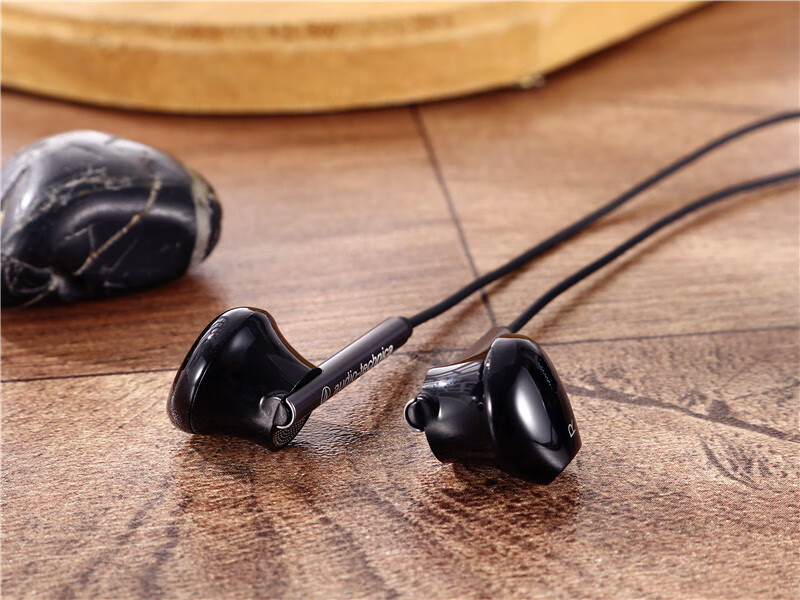 cca 铁三角半入耳式重低音耳机手机线控通话带麦运