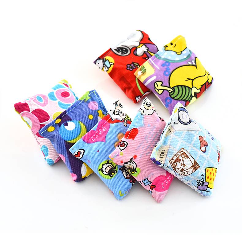 丢沙包儿童扁沙包幼儿园小丢沙包卡通皮革帆布防漏8cm皮革方形55克5个