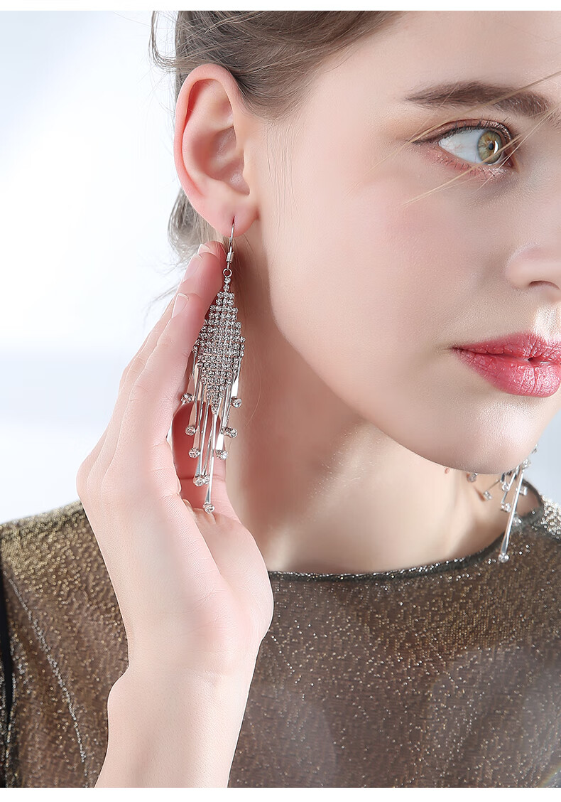 戴拉闪耀长款耳环女流苏耳饰2022新款时尚耳钩无耳洞耳夹气质女士式