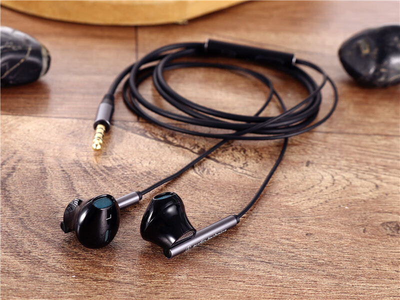 cca 铁三角半入耳式重低音耳机手机线控通话带麦运