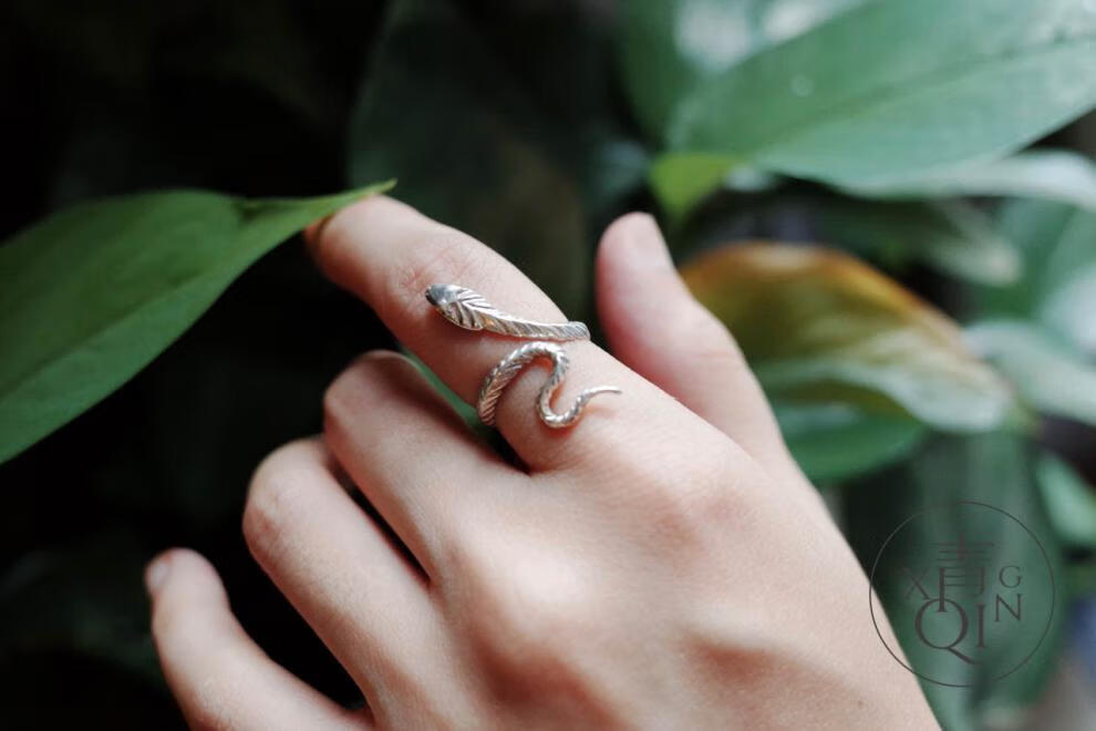 花语诗月【小青】【支持蚂蚁】蛇戒 s925银蛇形戒指蛇院派手工个性 r