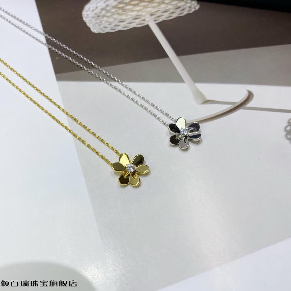 倾百瑞三叶草项链玫瑰金满钻花瓣单钻幸运草花朵耳钉镀骨链银吊坠色