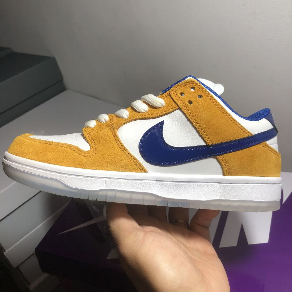 sbdunk紫金湖人板鞋头层牛皮麂皮拼接休闲情侣鞋紫金湖人385