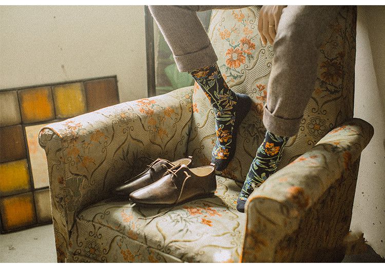 孑时尚潮流好看的男中长筒复古油画花袜子个性英伦欧美绅士西装长袜