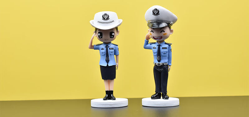 警察手办 公仔女警玩偶摆件人偶手办模型卡通玩偶车装饰汽车中控台
