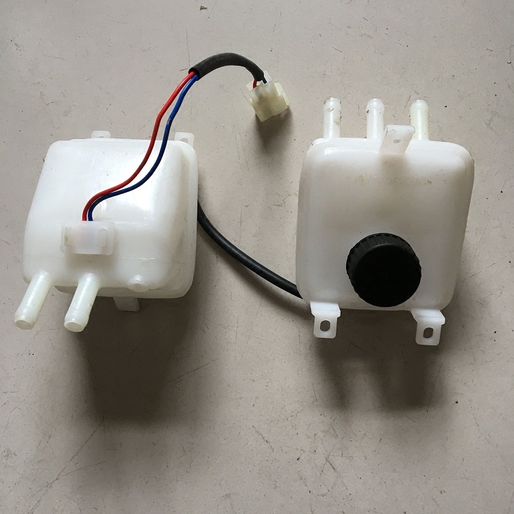 适配唐骏欧铃汽车货车配件赛铃赛菱c版版 a6a6制动刹车油壶 柴油版