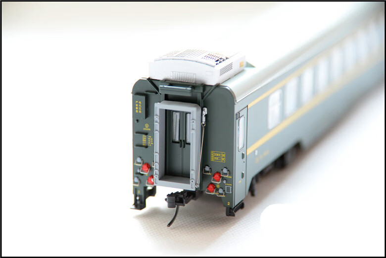 火车模型 yz25t车厢 刷绿版 硬座25t客车 特慧带灯 沙盘收藏 广铁广段