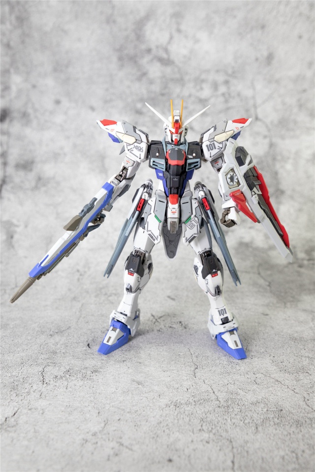 万·代(ban·dai)大班mg高达模型1:100强袭自由2.