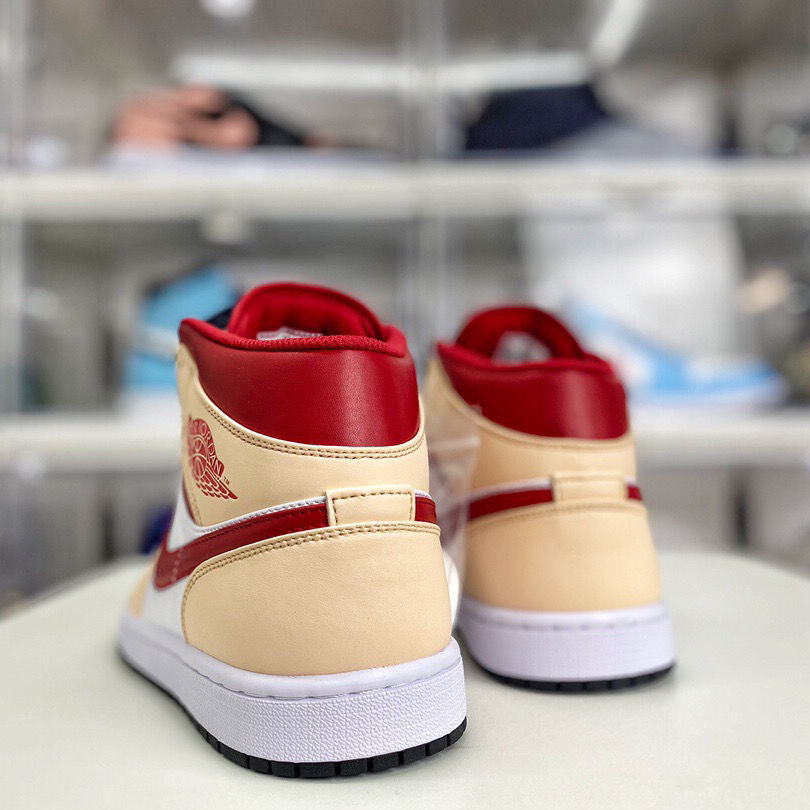 乔1mid 胭脂红女鞋白粉红中帮复古篮球鞋男女鞋554725-201 aj1胭脂 