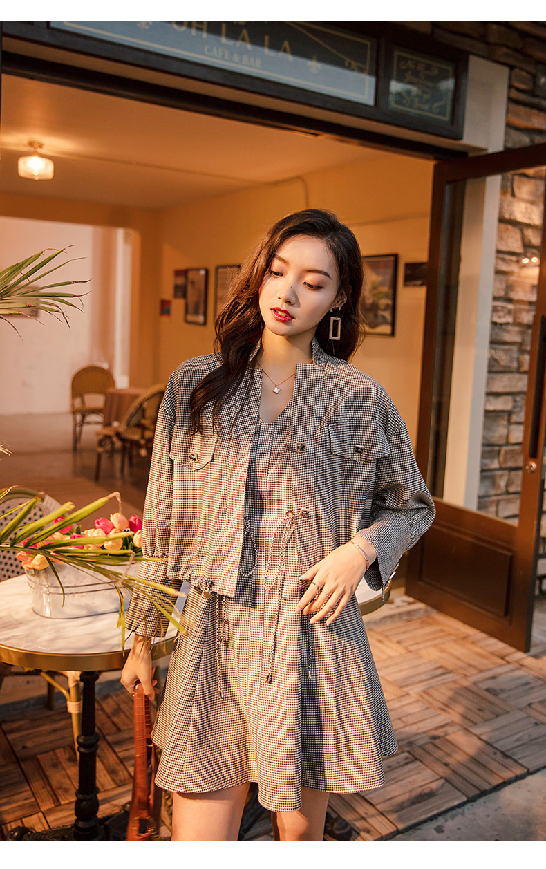 衣阁里拉港风套装女复古chic炸街小个子减龄气质轻熟风格子两件套女