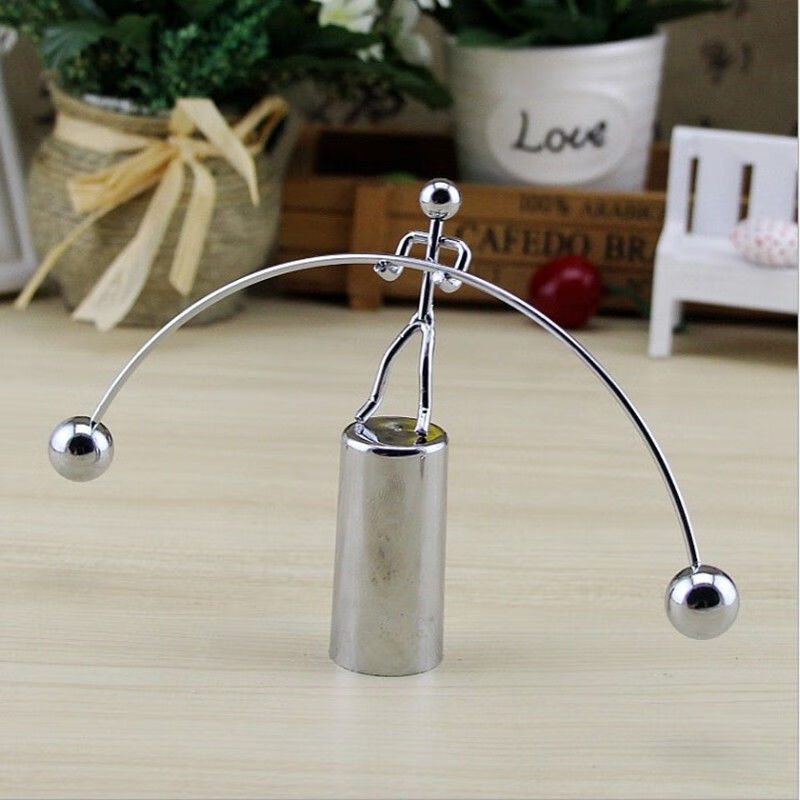 不倒翁铁人牛顿平衡反重力物理混沌摆件毕业送男女生日礼物大号平衡人