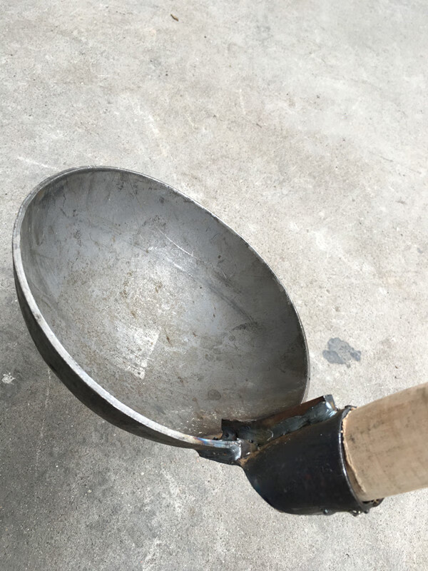 加厚铁勺大漏勺长柄捞渣勺笊篱清理下水道淤泥挖泥土掏粪勺子 直径23