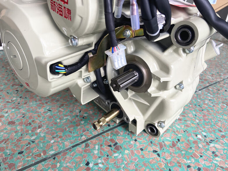 175 200 250 300 350水冷海啸三轮车水冷发动机 宗申300捍威水冷(粗