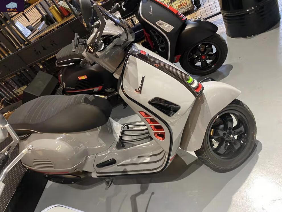 适用于维斯帕vespa改装gts300黑化改件gtv6日版边条灯框转向灯尾灯