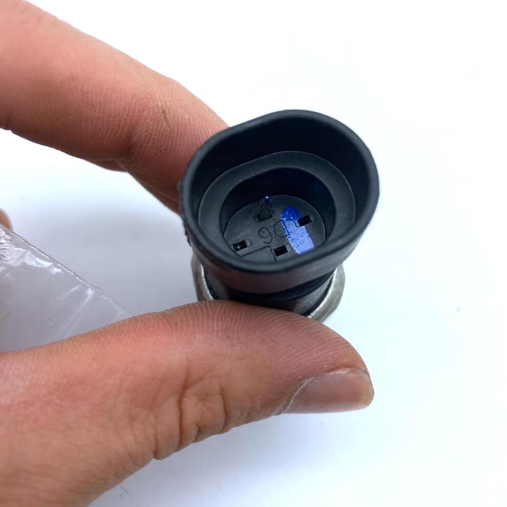 4机油感应塞新君威2.0陆尊机油压力传感器感应配件 新君威2.0 2.0t