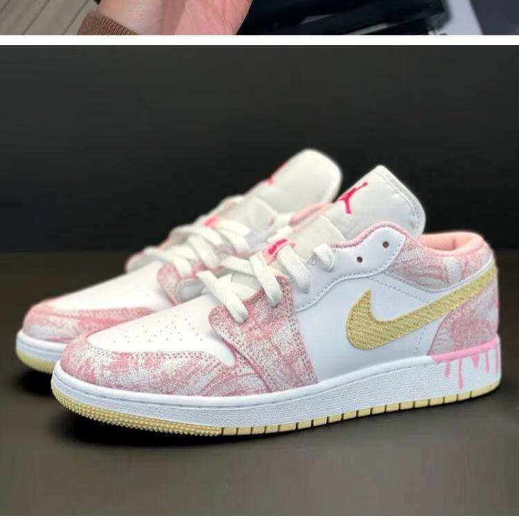 公司级乔1low白粉冰激凌金钩低帮女鞋板鞋cw7104601cw710460136