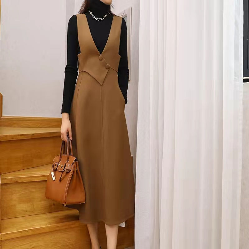 秋冬连衣裙女百搭减龄显瘦时尚简约v领马甲裙女中长款2021秋冬新款