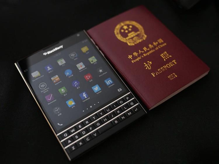 耀峥blackberry 黑莓 key2 passport q30 护照二代全键盘智能 4g手机
