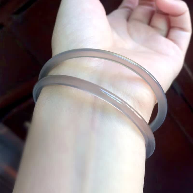 博皓定制玛瑙手镯女款冰种玉镯子烟紫色玉髓圆条玉手镯少女细叮当镯烟