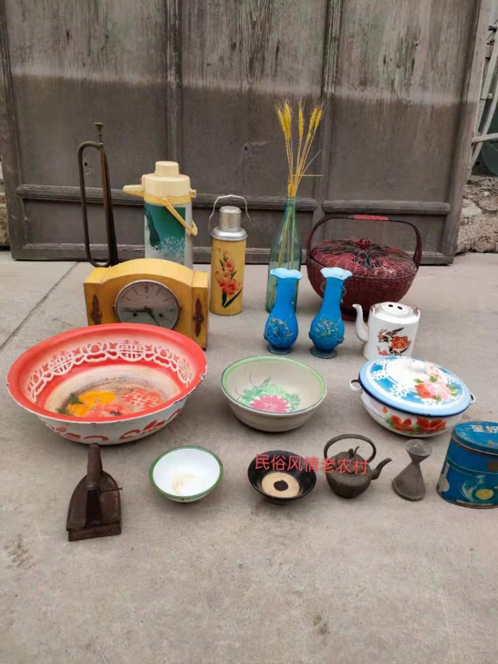 怀旧老物件怀旧老物件708090年代民国旧货古玩杂项复古红色收藏品冲锋