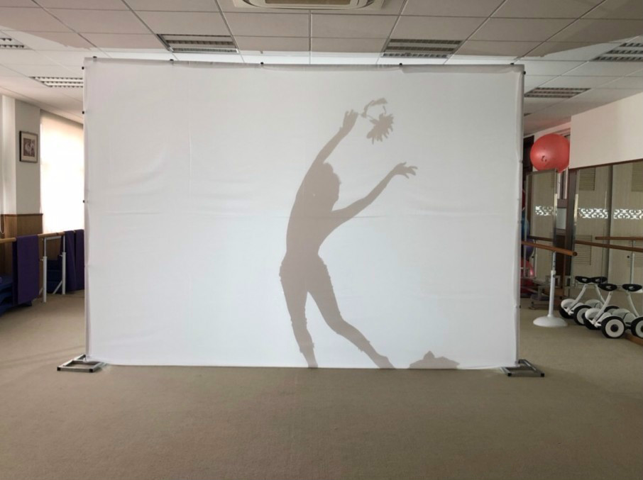 皮影戏灯影戏影子舞幕布支架白色皮影灯光布景舞台人手影手电筒秀舞蹈