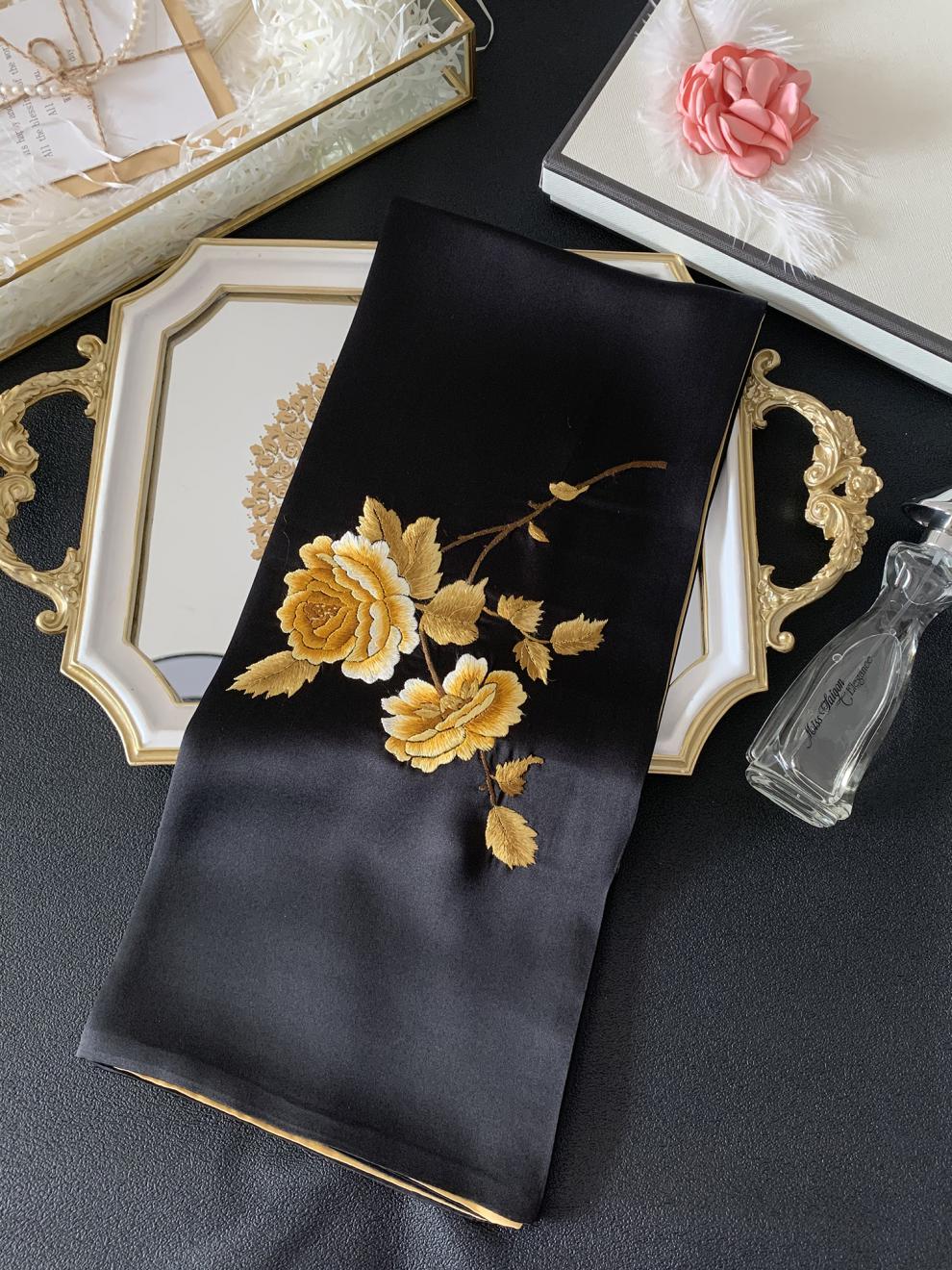 丝巾杭州丝绸桑蚕丝女围巾秋冬苏绣刺绣中年妈妈披肩百搭 荷花墨绿