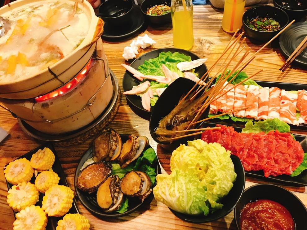 老式红泥小火炉家用陶土小炭炉木炭火锅港式打边炉老式神器商用煲汤