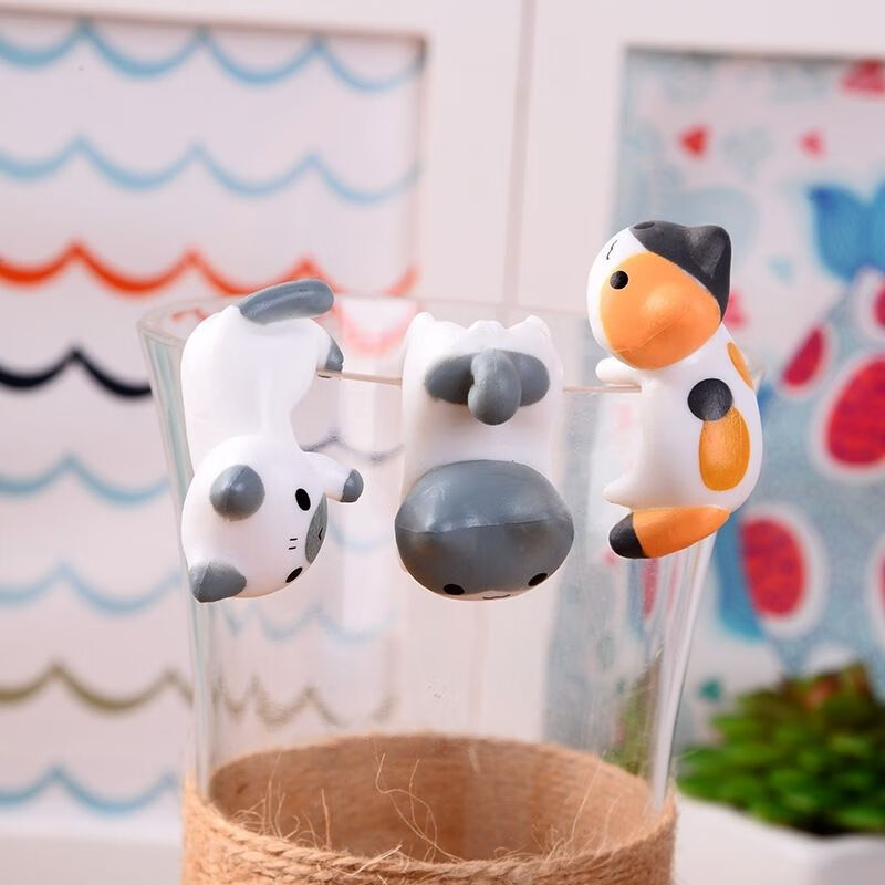 ins可爱趴杯子猫咪玩偶手办迷你树脂拍照道具学生桌面小摆件装饰趴杯